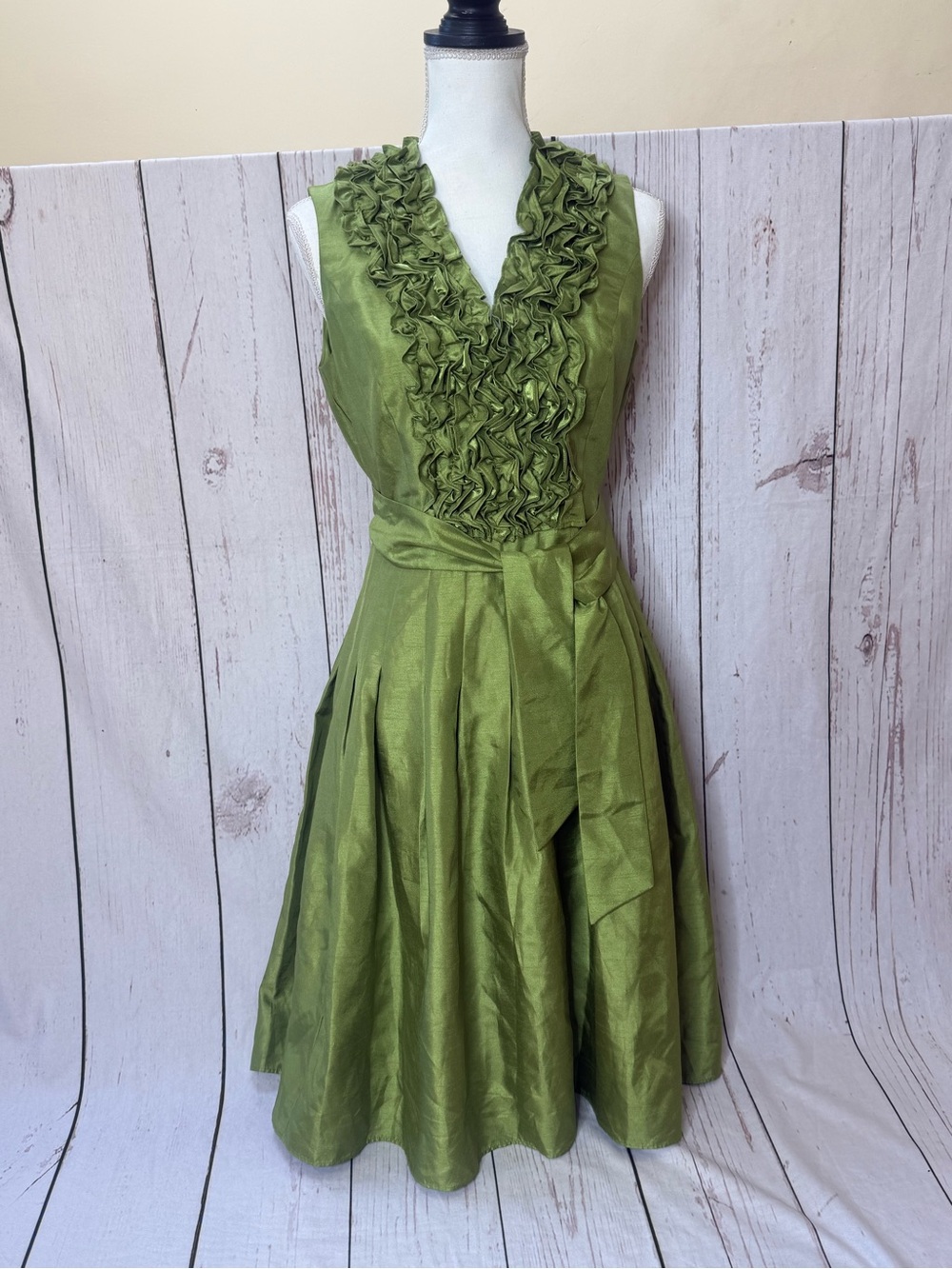 Jessica Howard Olive Green Ruffle V-Neck Midi Dress - Picture 5 of 12